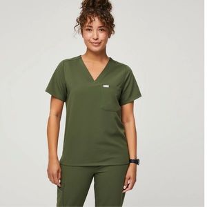 Figs scrub set, dark olive. Top size M, bottoms size S